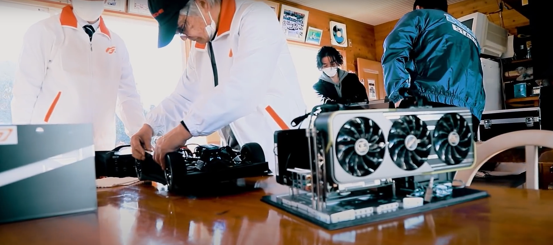 SEGA找來日本知名的遙控車底盤專家G-FORCE來打造這台世界最速PC
